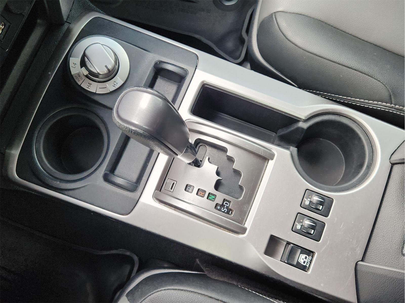 2020 Toyota 4Runner photo 21 of 32
