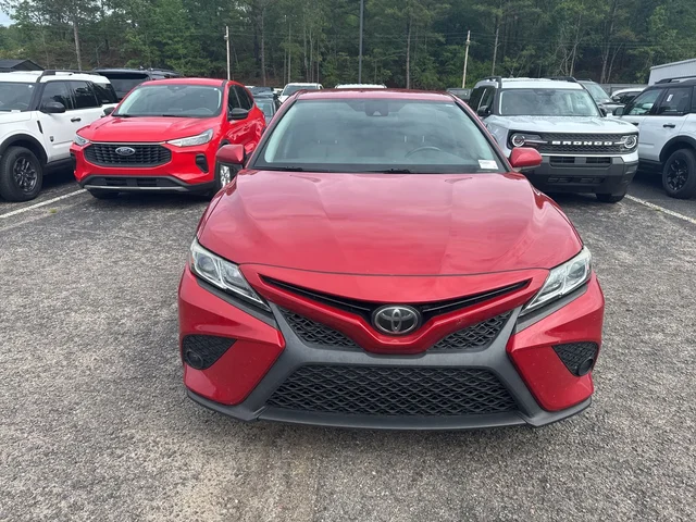 2020 Toyota Camry SE