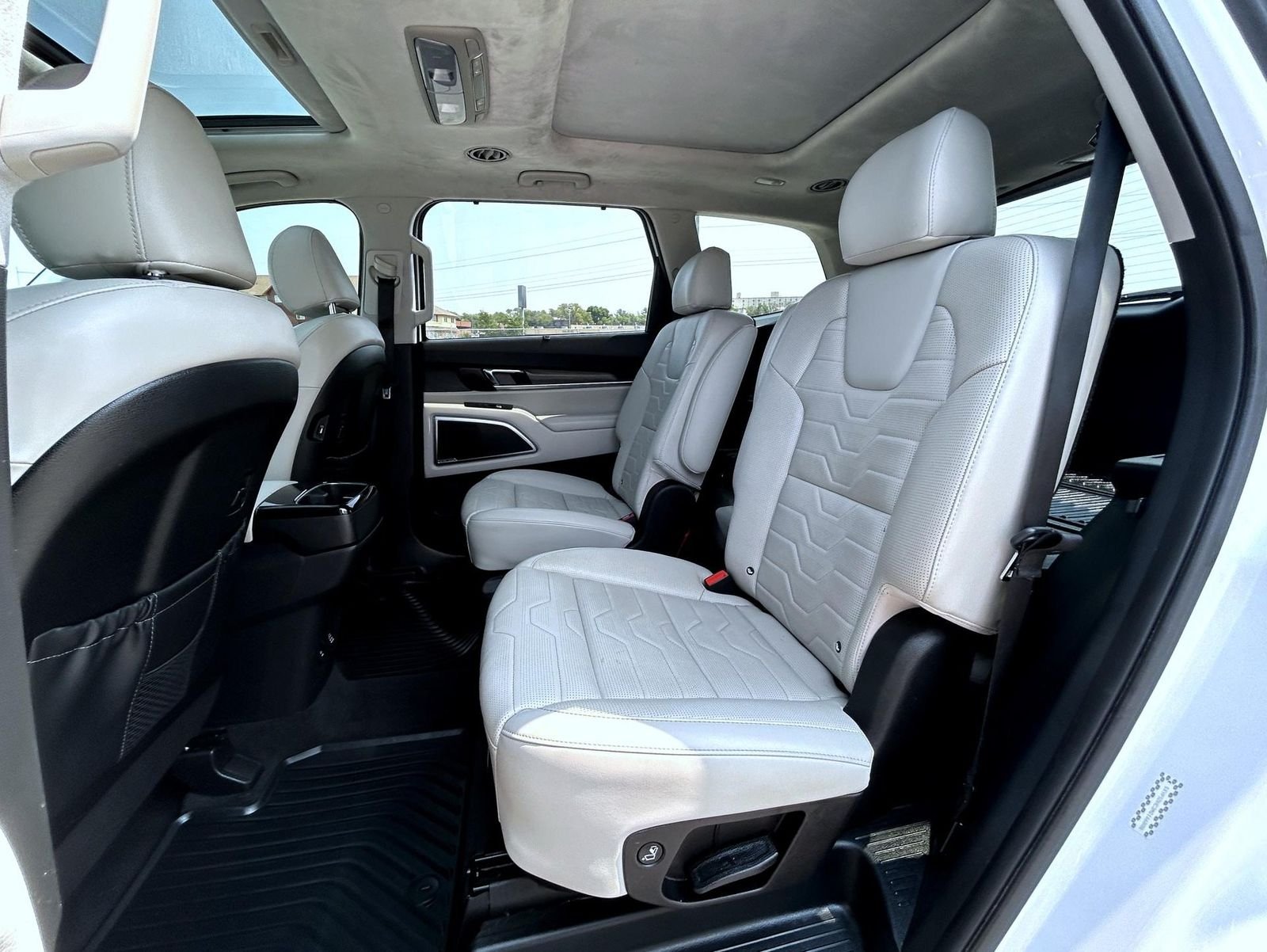 Used 2021 White Kia SX image 20