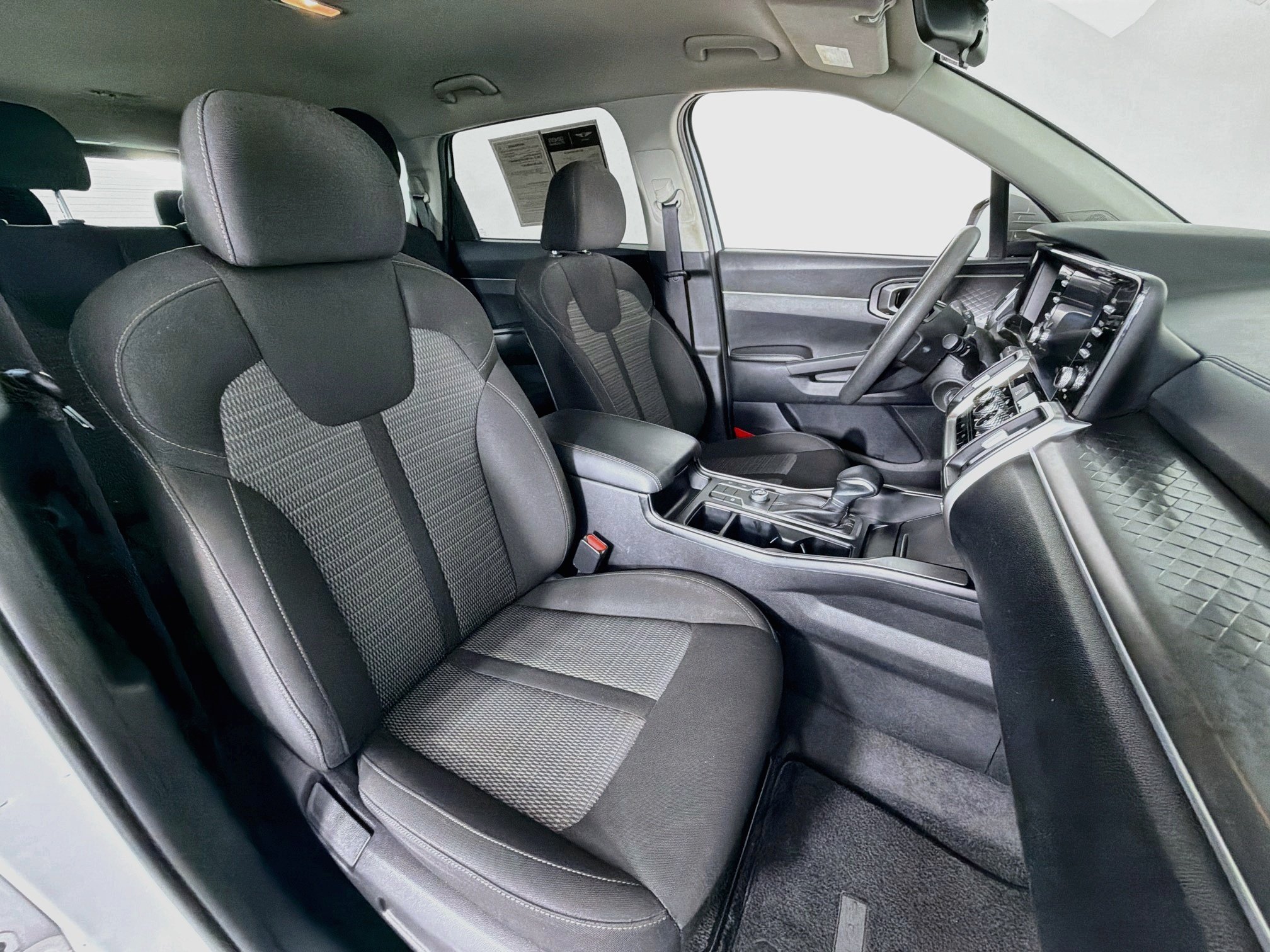 2021 Kia Sorento LX - Photo 27