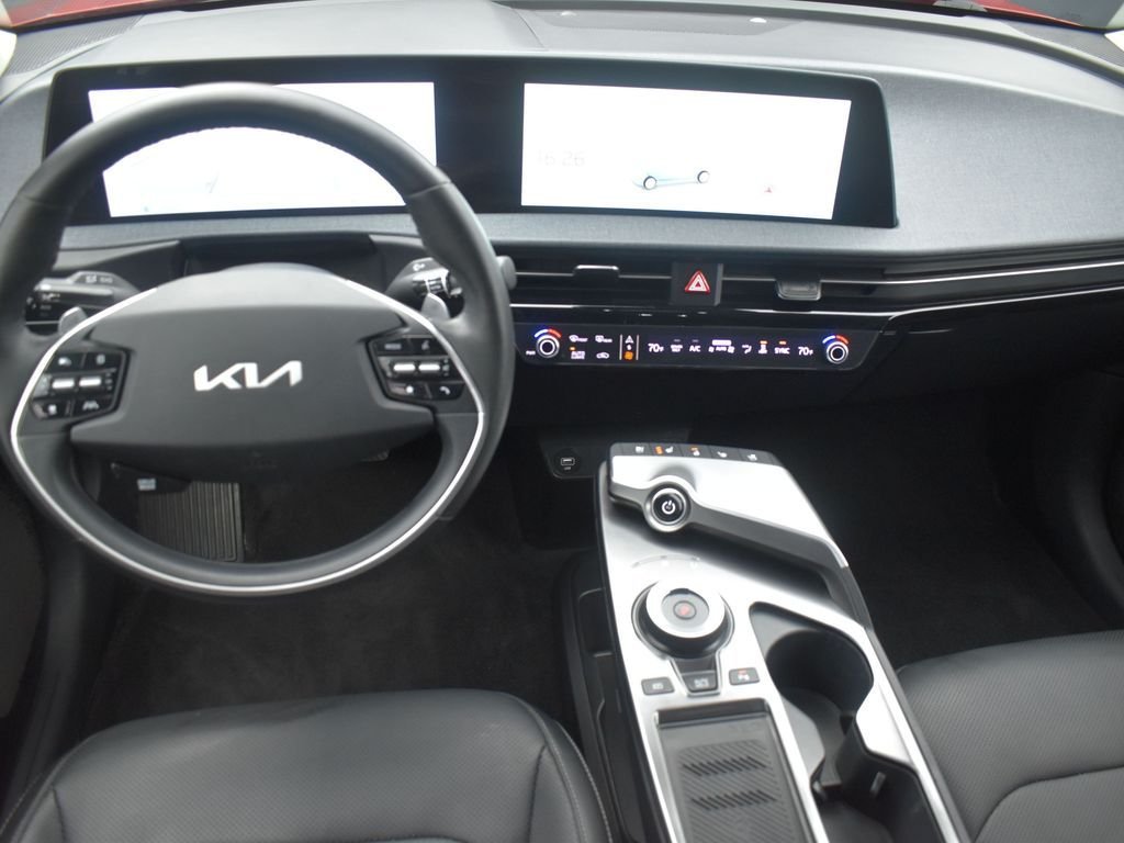 2022 KIA EV6 - Image 13