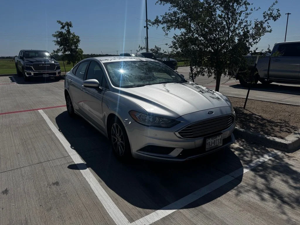 Used 2017 Silver Ford SE image 2