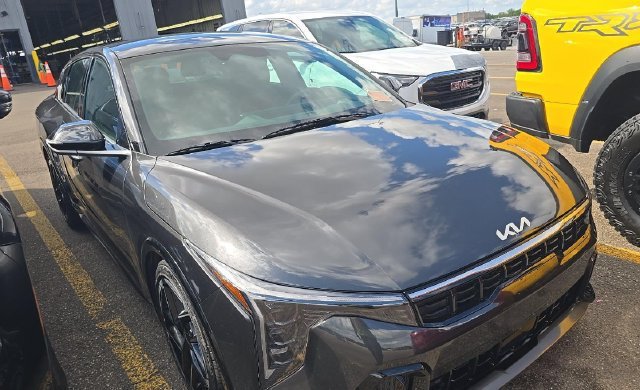 Used 2025 Interstellar Gray Kia GT-Line image 8