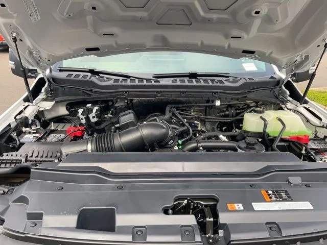 2025 Ford F-350 Super Duty Chassis Cab XLT - Photo 18