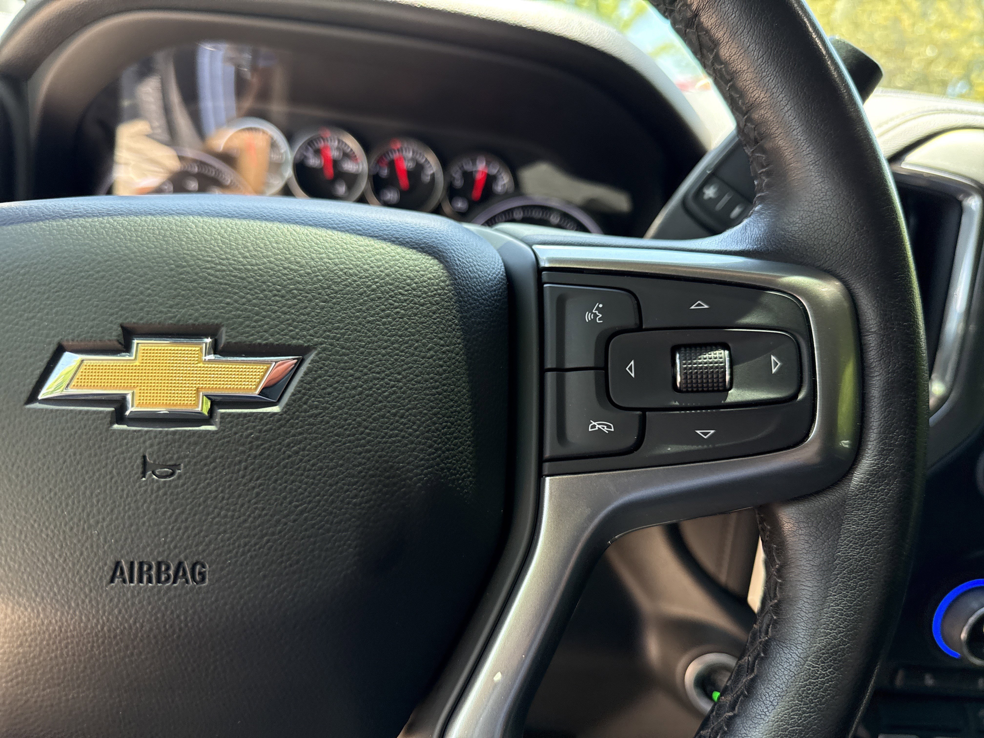 Used 2022 Black Chevrolet LT image 23