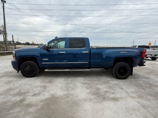 Used 2017 Deep Ocean Blue Metallic Chevrolet High Country image 2