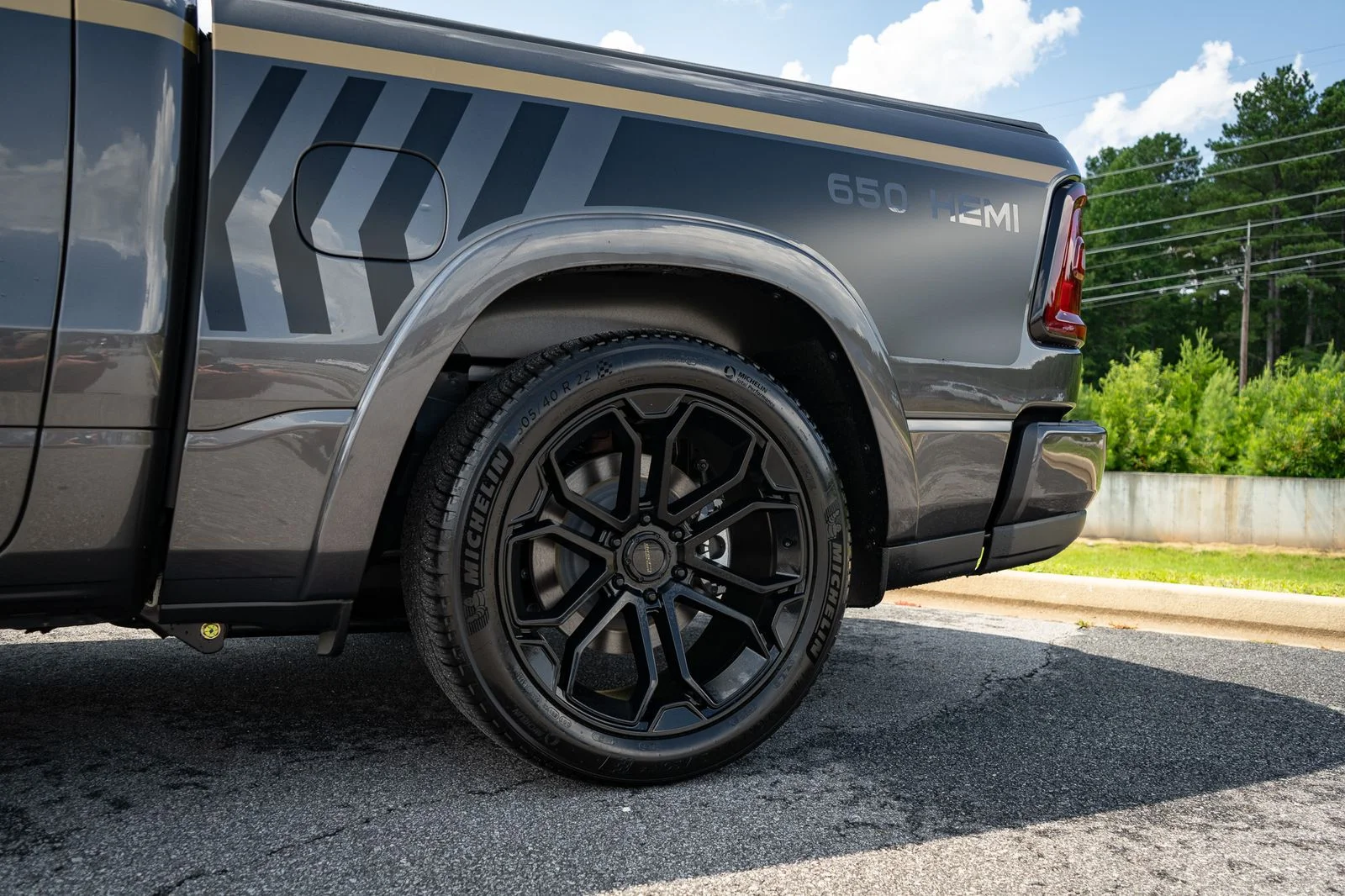 New 2026 Granite Crystal Metallic Clear-Coat Exterior Paint RAM Big Horn with DC 650 Supercharged Package image 19