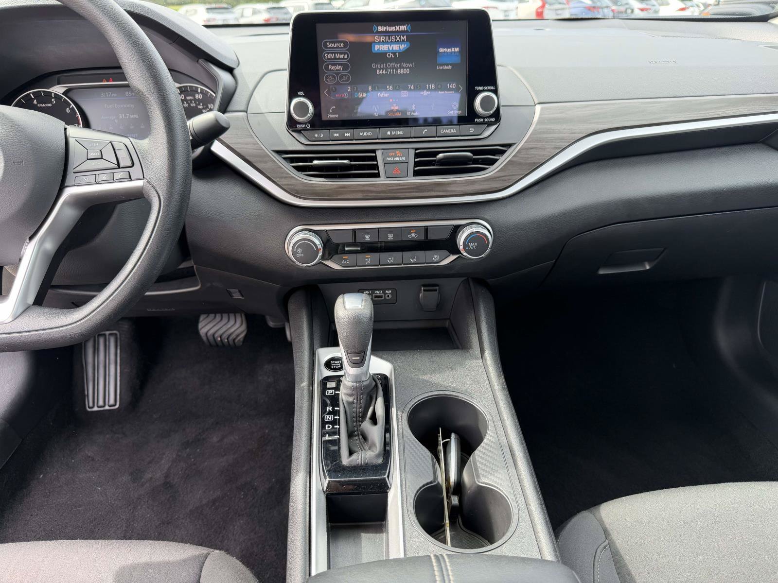 Used 2026 Glacier White Nissan SV image 19