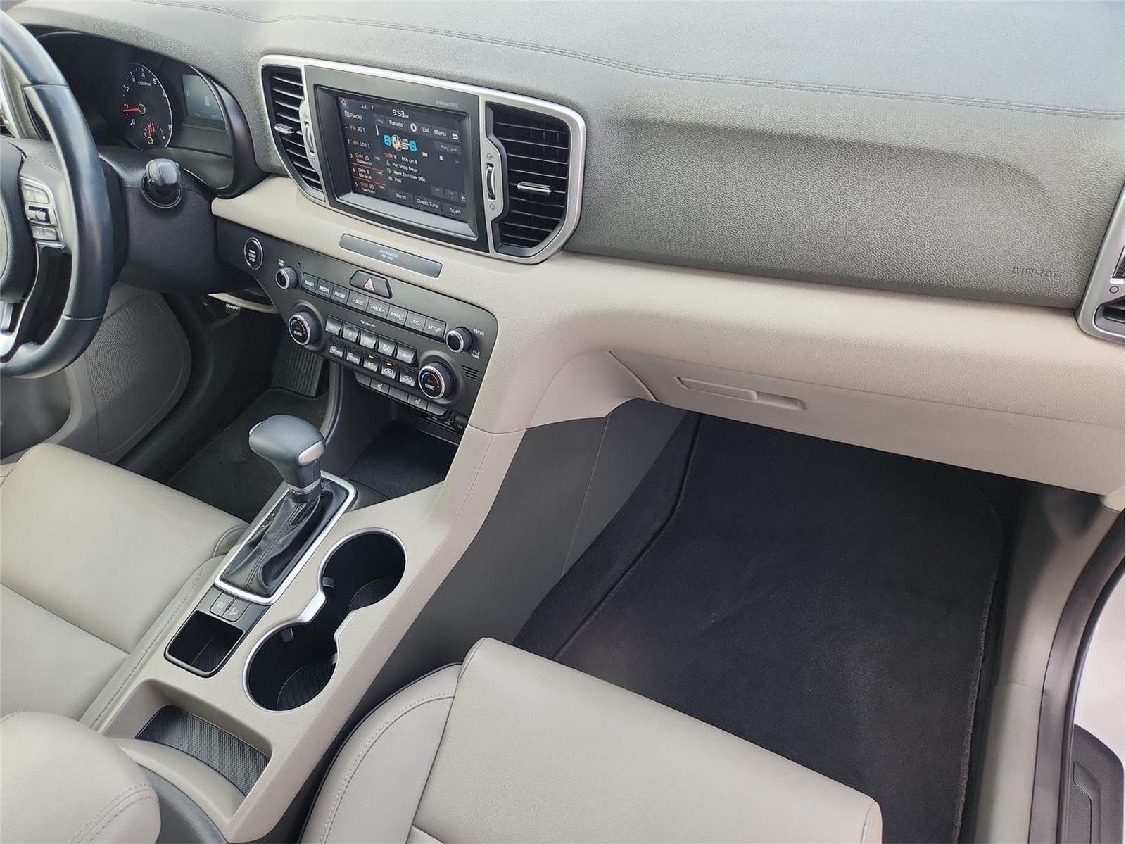 Used 2017 Silver Kia EX image 27