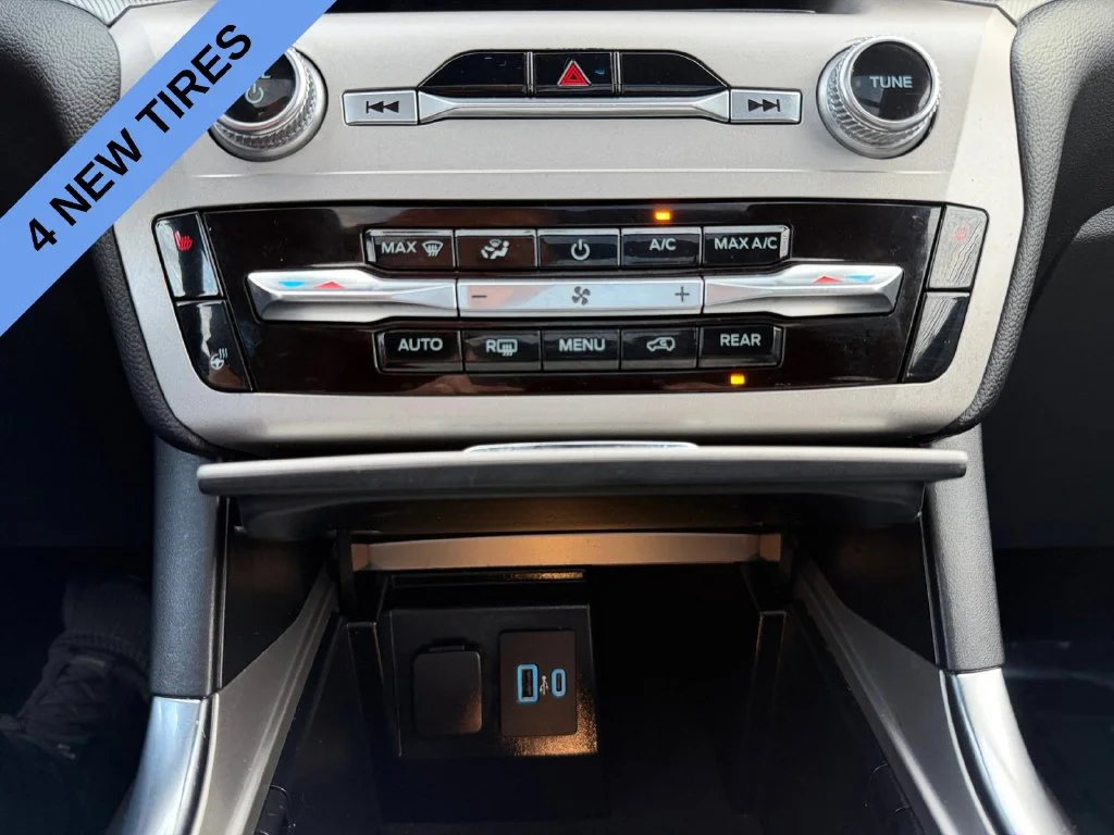 Used 2022 Black Metallic Ford XLT image 21
