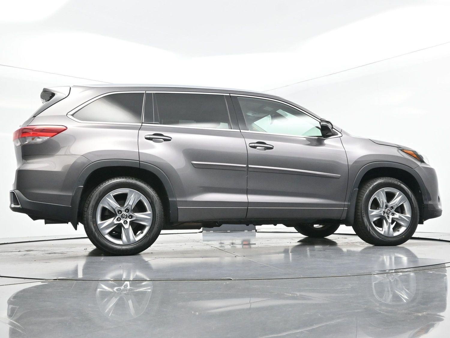 Used 2019 Predawn Gray Mica Toyota Limited image 60
