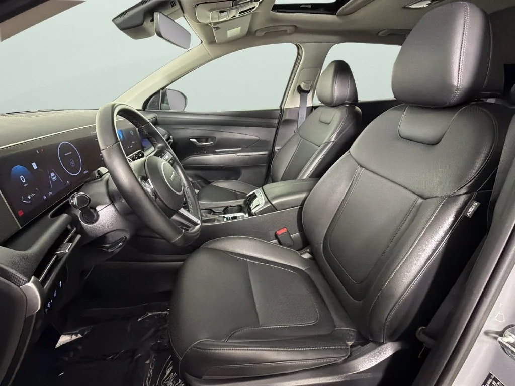 Used 2025 Gray Hyundai SEL Convenience image 18