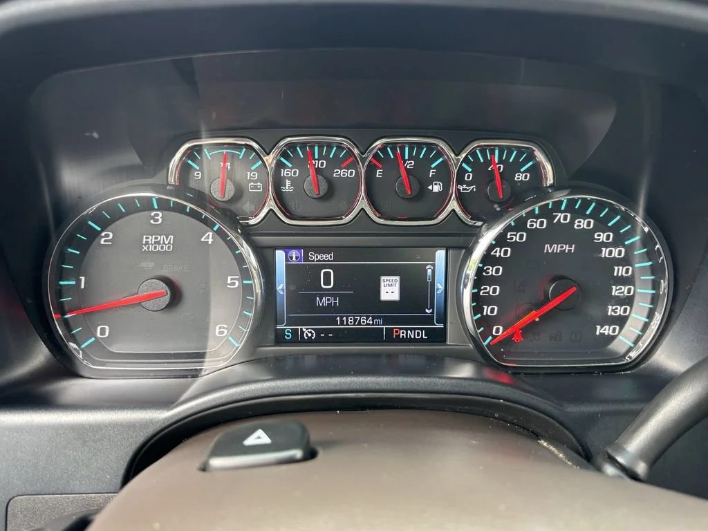 Used 2017 WHITE FROST TRICOAT GMC SLT image 28