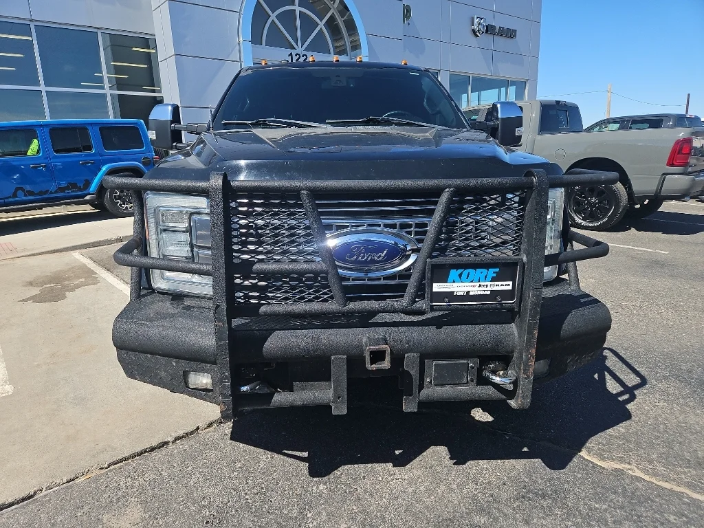 Used 2017 Shadow Black Ford Platinum image 8