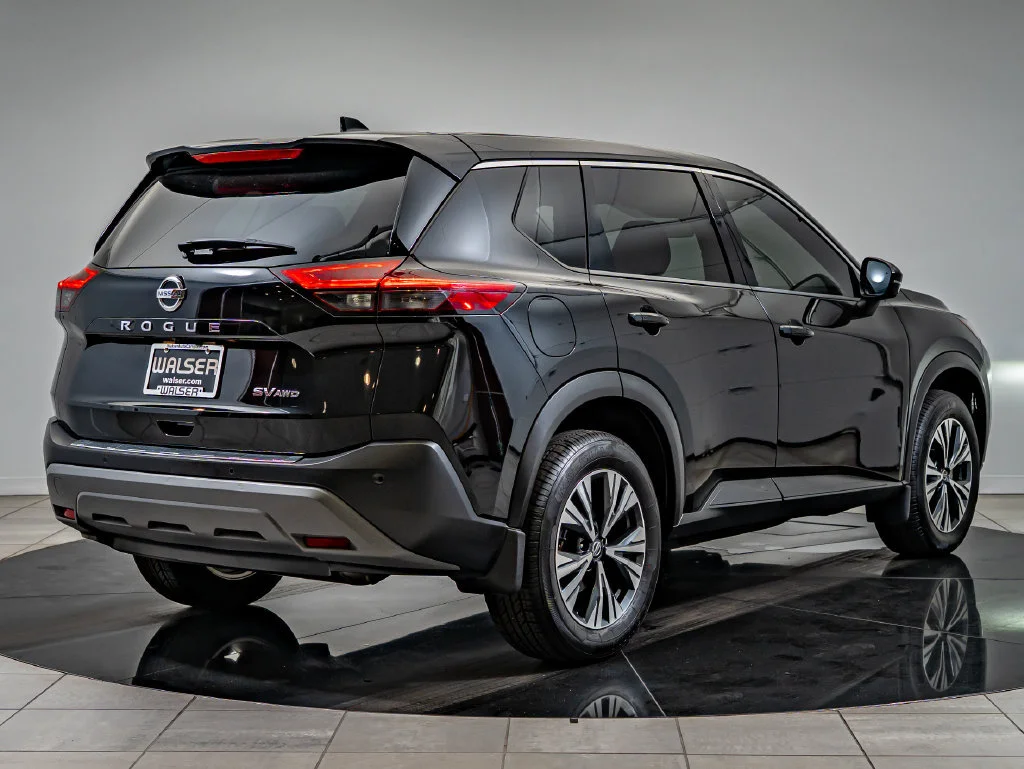 Used 2021 Super Black Nissan SV image 5
