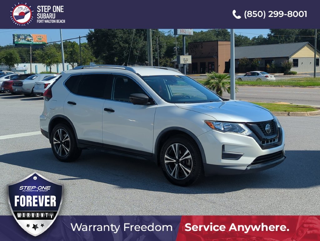 Used 2020 White Nissan SV image 9
