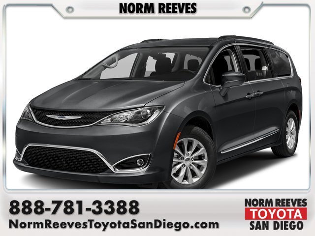 2017 Chrysler Pacifica Touring-L Plus's photo