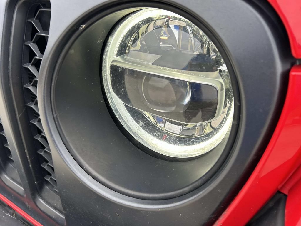 Used 2022 Firecracker Red Jeep Sport S image 10