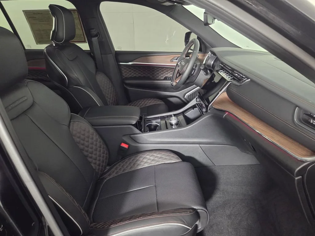 2025 Jeep Grand Cherokee Summit - Photo 31