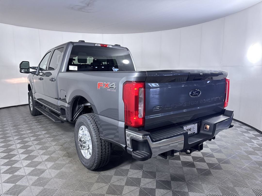 New 2026 Carbonized Gray Metallic Ford XLT image 22