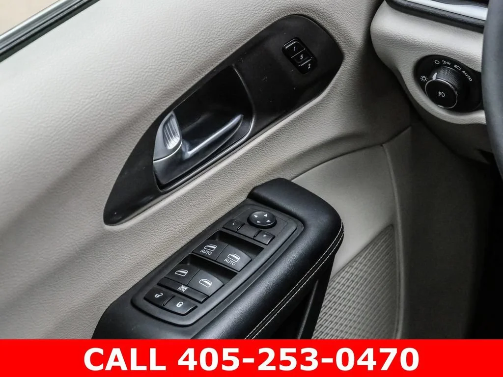 Used 2023 Gray Chrysler Touring L image 30