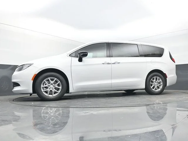 New 2027 Bright White Clear-Coat Exterior Paint Chrysler LX image 39