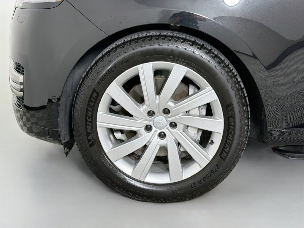 Certified Used 2024 Black Land Rover SE image 33