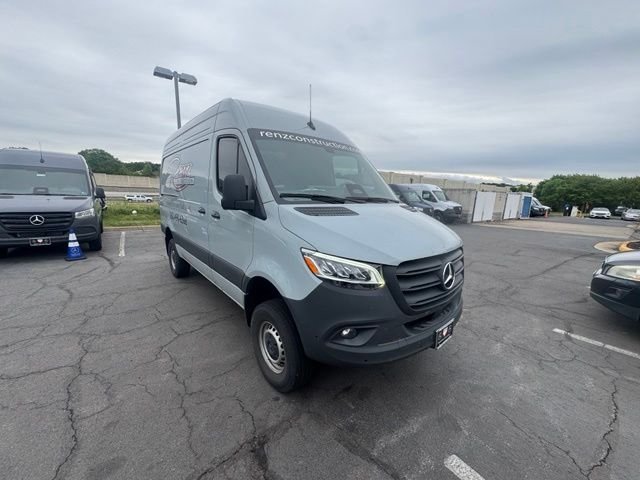 2025 Mercedes-Benz Sprinter 2500 144 WB HO Standard Roof 4x4's photo