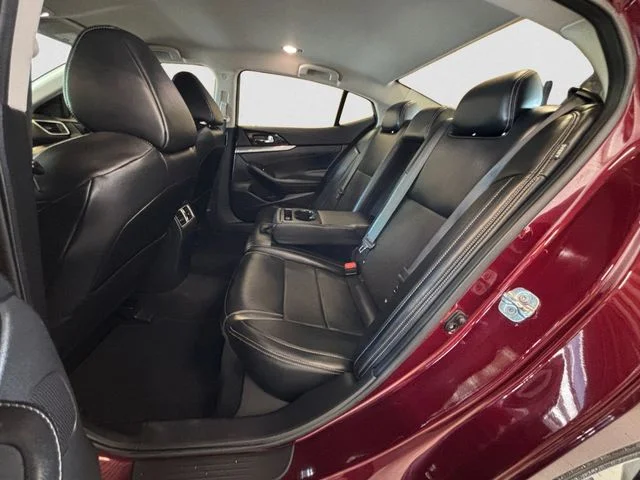 Used 2021 Red Nissan SV image 14