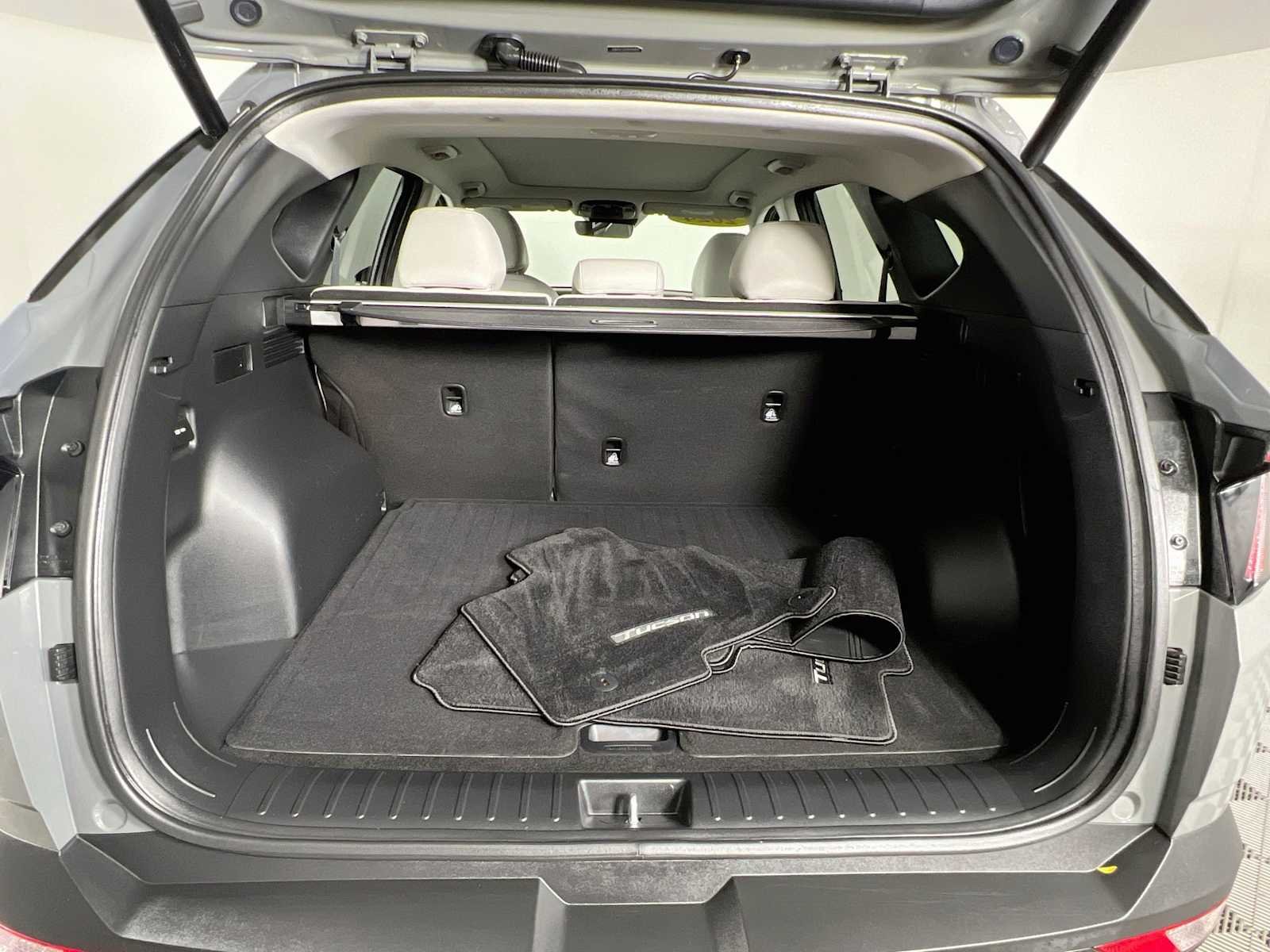 Used 2024 Hampton Gray Hyundai Limited image 28