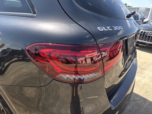 Used 2022 Graphite Grey Metallic Mercedes-Benz GLC 300 image 30