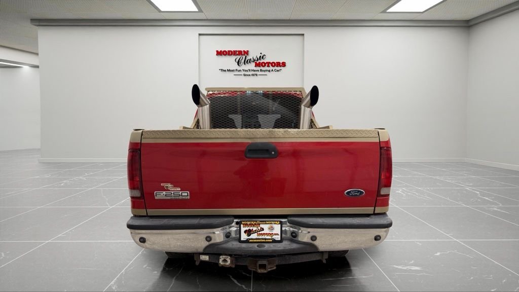 Used 2005 Red Ford Lariat image 6
