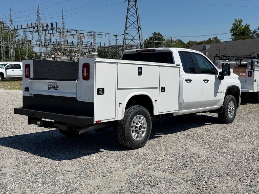 New 2026 Summit White Chevrolet WT image 4