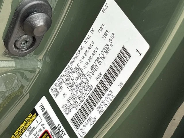 Used 2023 Green Toyota SR5 image 33