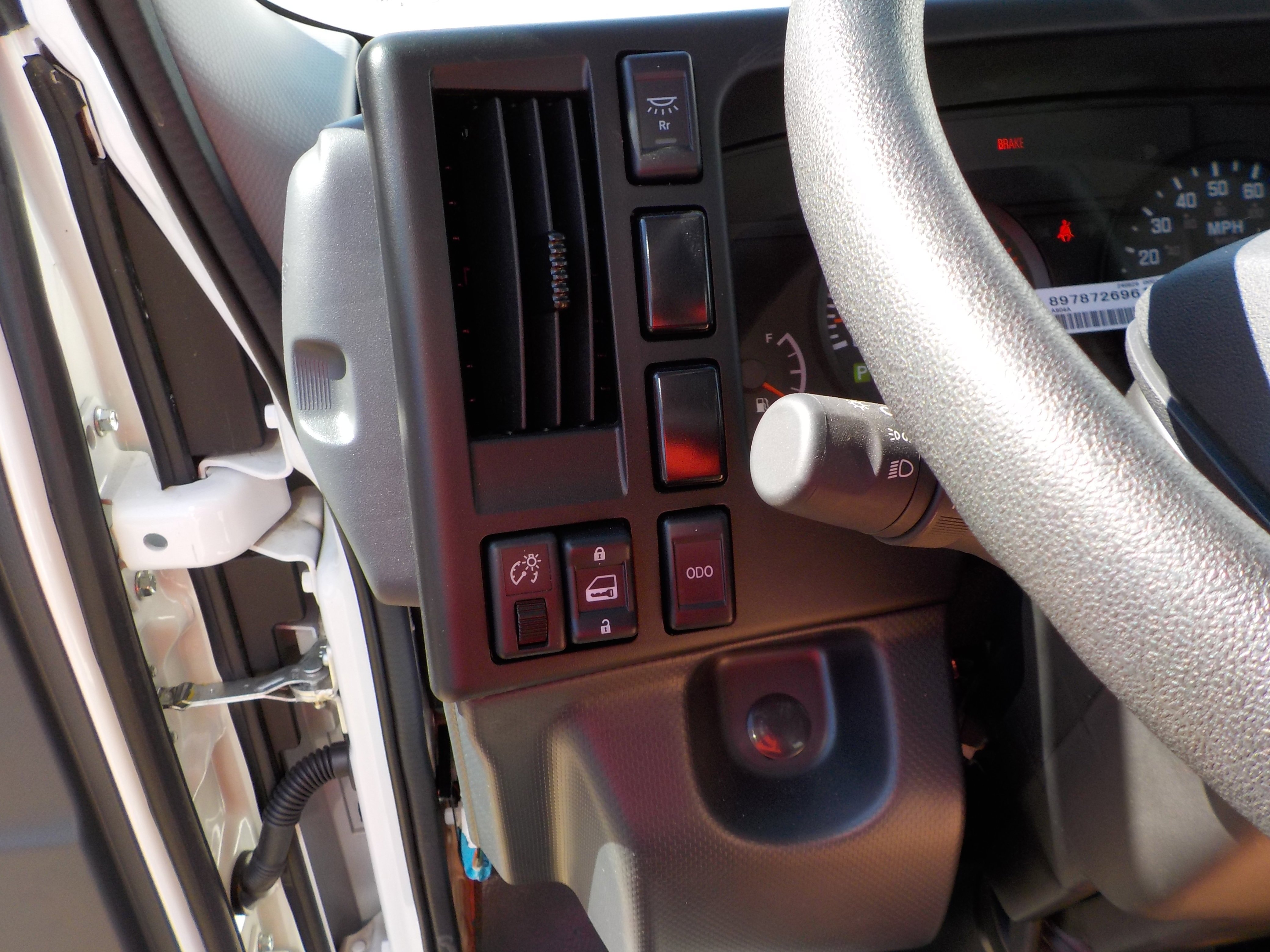 Used 2024 White ISUZU  image 6