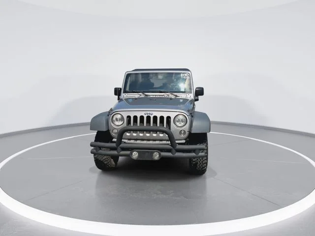 Used 2015 Silver Jeep Unlimited Rubicon image 3