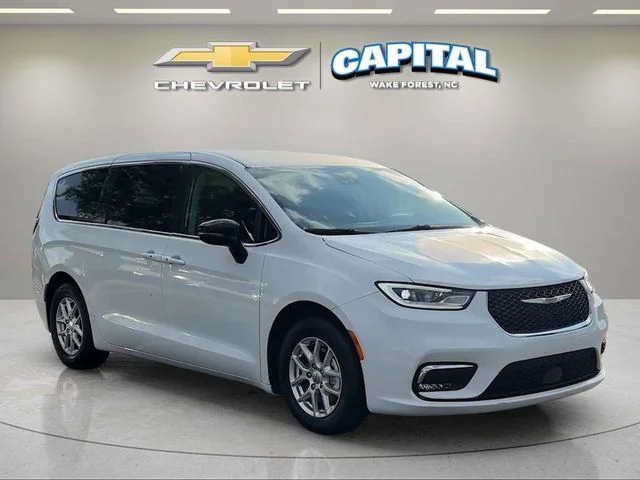 Used 2024 White Chrysler Touring L image 7