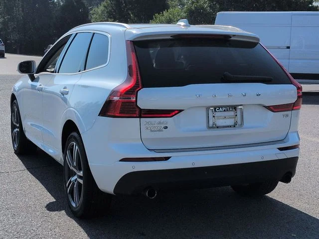 Used 2021 White Volvo T5 Momentum image 5