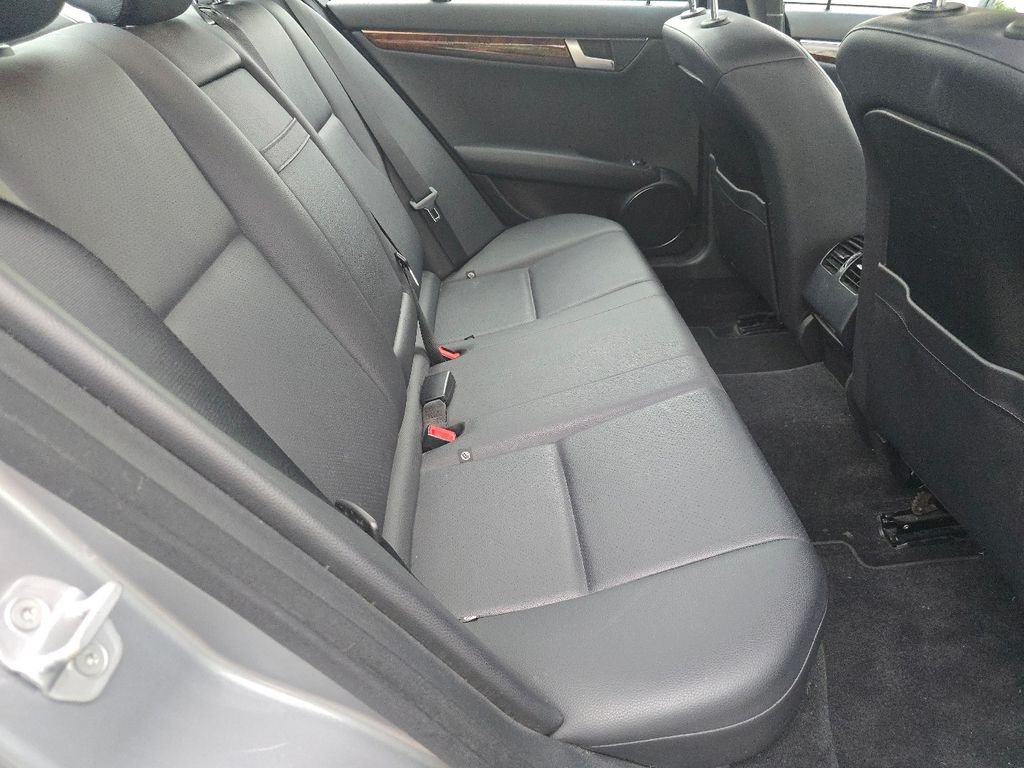 Used 2013  Mercedes-Benz C 300 image 17
