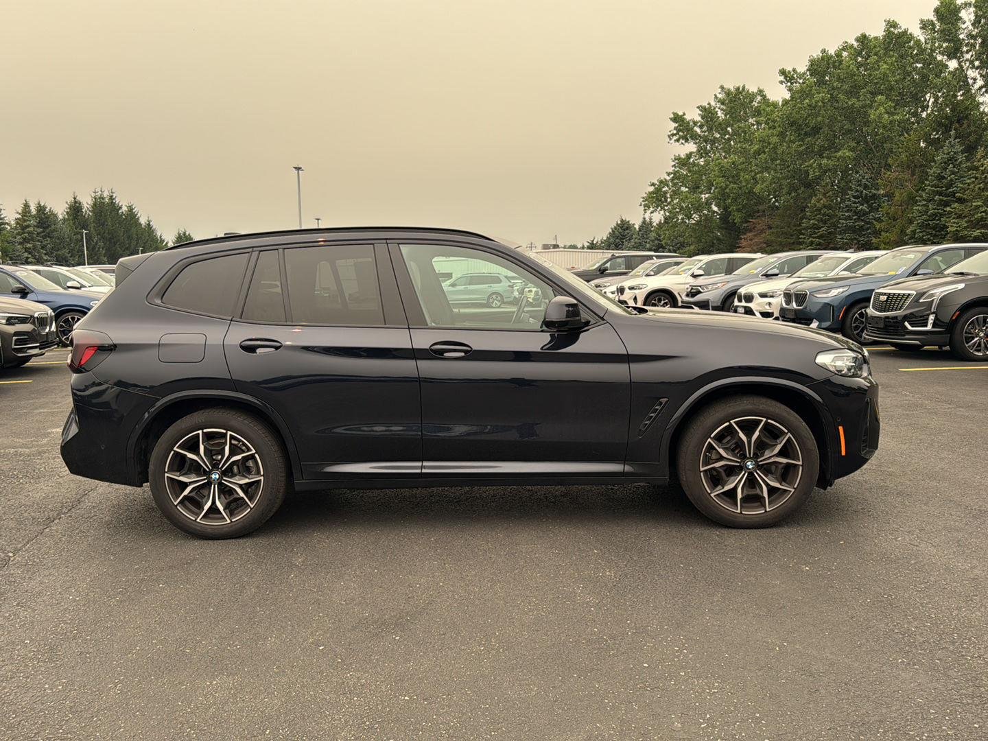Used 2023 Carbon Black Metallic BMW xDrive30i image 2