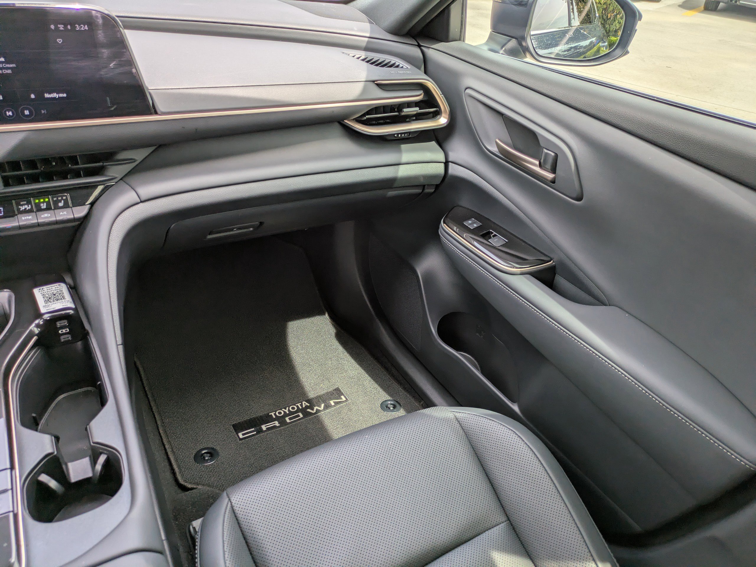 Used 2025 STORM CLOUD Toyota XLE image 16