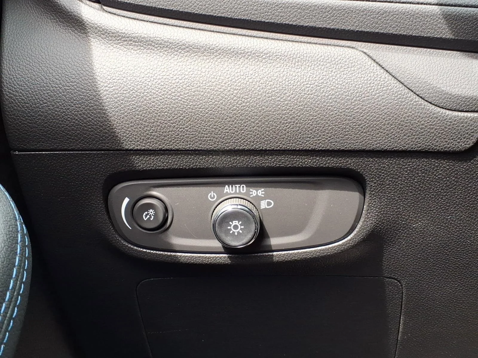 2026 Buick Encore GX Sport Touring - Photo 23