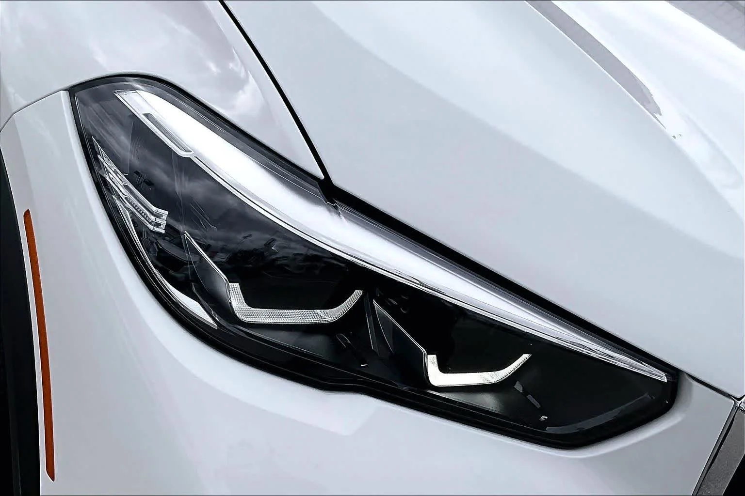 Used 2023 Alpine White BMW xDrive40i image 26