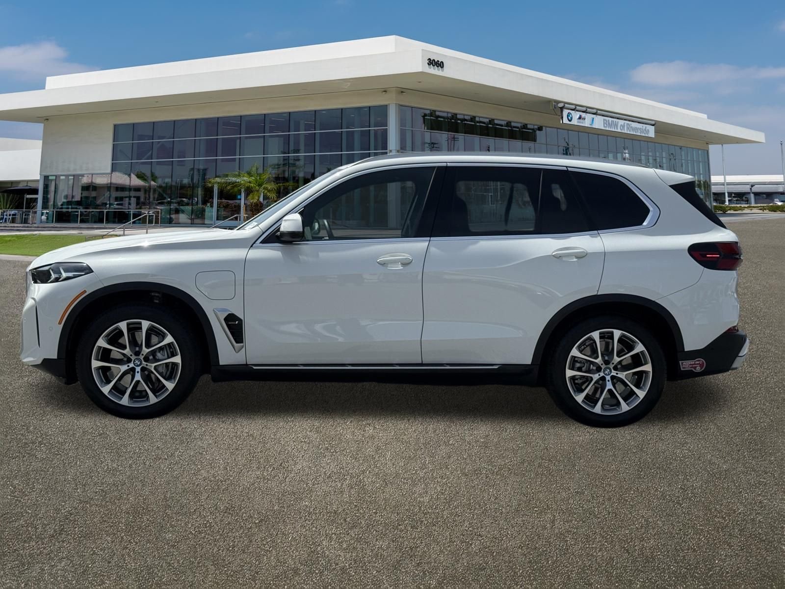 Certified Used 2024 Alpine White BMW xDrive50e image 6