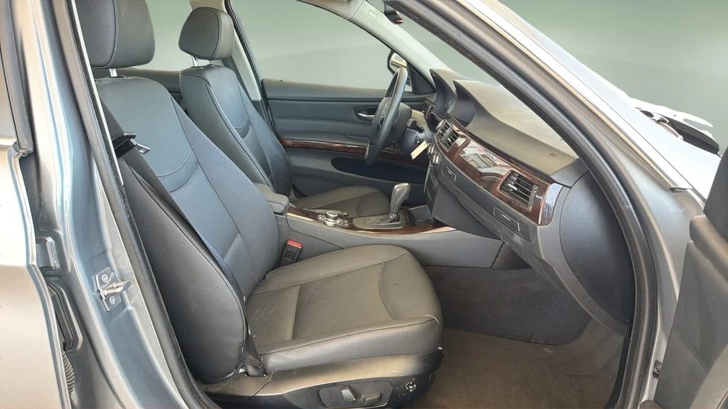 Used 2010 Space Gray BMW  image 11
