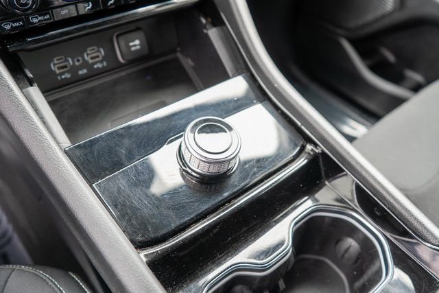 Used 2023 White Jeep Laredo image 28