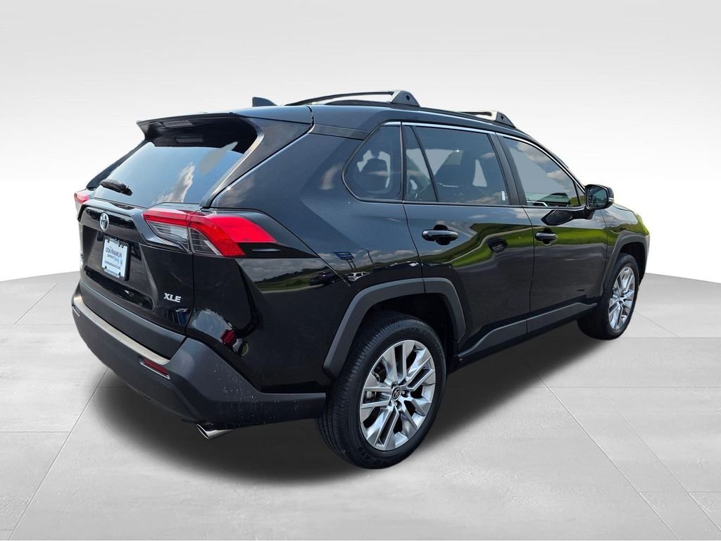 Used 2023 Black Toyota XLE Premium image 6