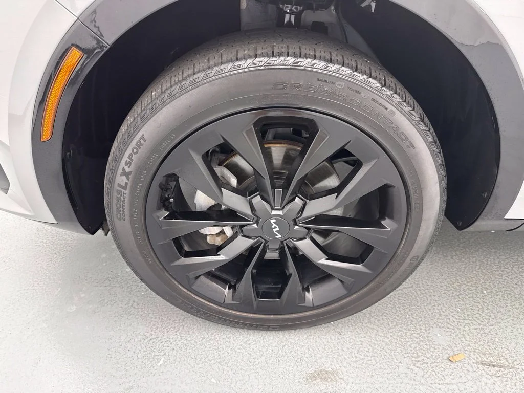 Used 2023 Gray Kia SX image 4