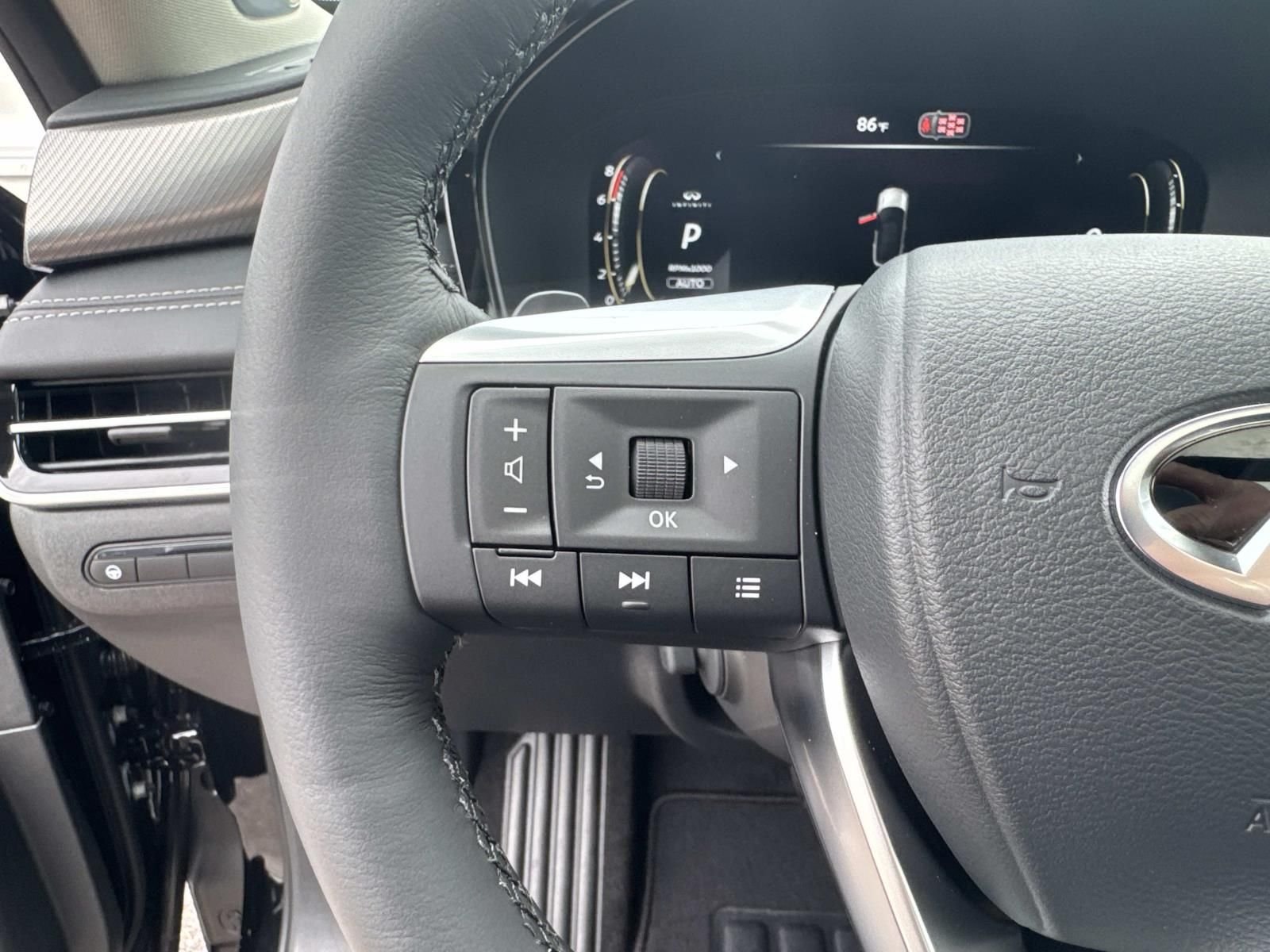New 2027 MINERAL BLACK INFINITI Luxe AWD image 17
