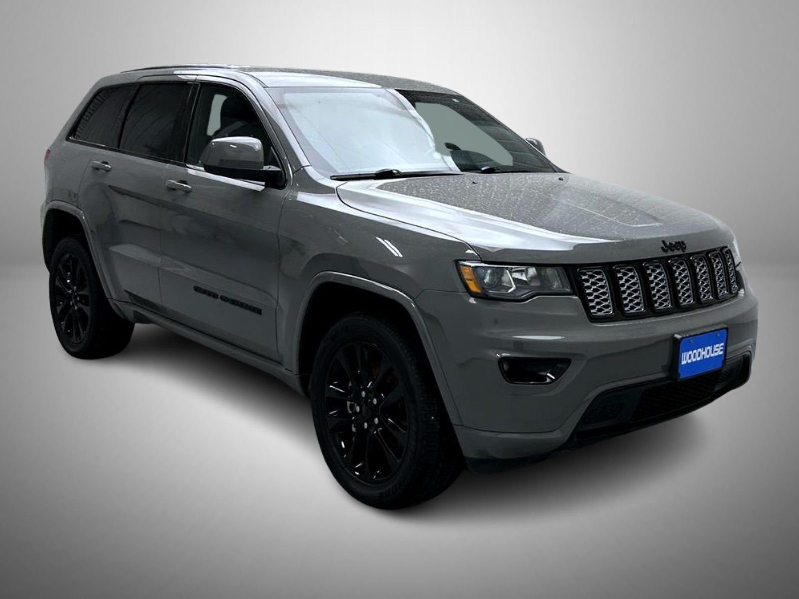 Used 2021 Gray Jeep Laredo X image 3